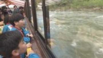 「最高！ジェットコースターみたい」日本三大急流を体感 最上川舟下り安全祈願で小学生が乗船