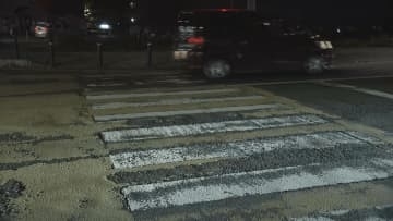 横断歩道に車突っ込み…下校中の小学生女子児童2人はねられる　命に別条はなし　運転手の高齢の男を現行犯逮捕　山形・米沢市