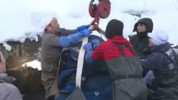 冷たい沢水と寒風で甘味引き出す「寒ざらしそば」　山形市でソバの実引き揚げ作業進む