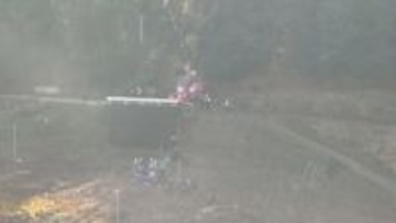 コンクリートミキサー車が転落 農道から約6m下に 男性が意識不明の重体か 山梨・甲州市