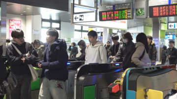 年末年始のJR中央線 特急利用は前年比4％増 9連休やインバウンド需要で 山梨