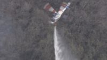 「家が燃えたら困る」 扇山の山林火災 火は集落まで150mに迫る 自衛隊も加わり消火活動続く 山梨・上野原市