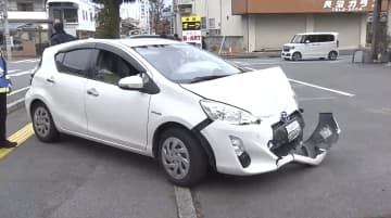 車2台が出合い頭に衝突 70代女性が意識不明の重体 南アルプス市の交差点 山梨