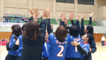 ママさんバレー 今年度最初の女王が4部門で決定 1部は都留愛球が初代女王に 2部は増穂Aが制す 山梨