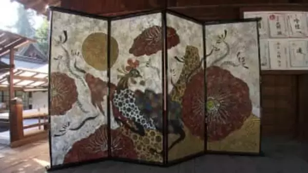 「魂がこもっている」樹齢150年超…枯死した「夫婦梅」の屏風絵を神社に奉納 山梨