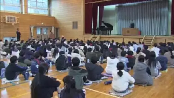 さぁ冬休み 多くの小中学校で終業式 全ての公立小中学校が2学期終える 山梨