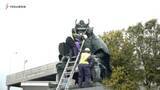 「年末恒例・信玄公像の大掃除　観光客も“かっこいい”」の画像1