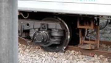 「分岐器を通過した際に振動が…」 脱線事故の富士急行線 全線で運転再開 原因など調査 山梨