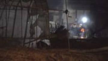 北杜市で火事 倉庫など2棟と車両2台を全焼 母屋の一部に延焼 けが人はなし 山梨