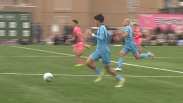 高校サッカー 2年連続同一カードの新人大会決勝 山梨学院が前回王者・日大明誠を振り切る 2年ぶり優勝