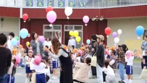 100㎞先に届いた風船 「見たときは涙…」 都内の企業が保育園児にXマスプレゼント 風船がつないだ縁 山梨