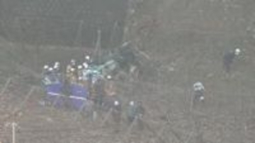 ミキサー車の転落事故 運転席の男性が救助され病院に搬送 意識不明の重体か 山梨