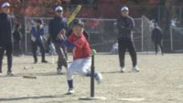 「初めてやってみて楽しかった」止まったボールをフルスイング！「ティーボール」を子どもたちが楽しむ 山梨