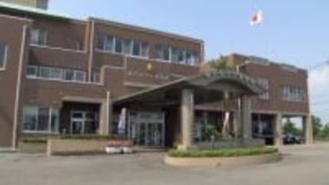 【速報】コミュニティバスと衝突 バイクの男子高生が軽傷 信号機のない交差点 山梨