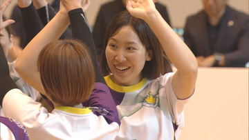 「家族の応援 支えてくれる皆さまのおかげ」 ママさんバレー 夏の女王決定戦 塩山南が初優勝を飾る 山梨