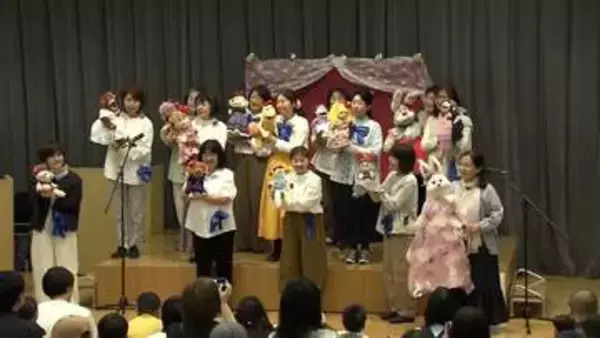 こどもの日に「パペットショー」 腹話術師や保育士ら披露 家族連れ楽しむ 山梨