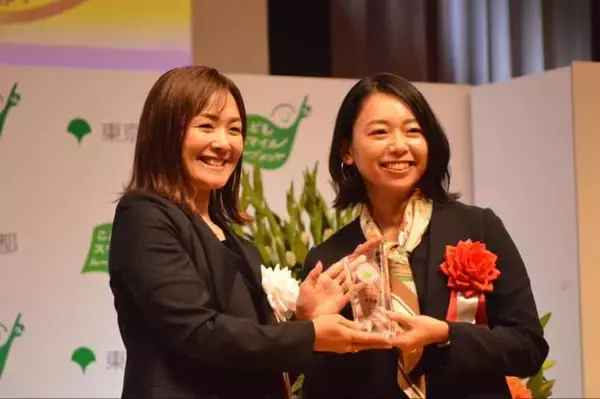 「東京都庁第一本庁舎にて令和７年度『こどもスマイルムーブメント大賞』の表彰式が実施」の画像