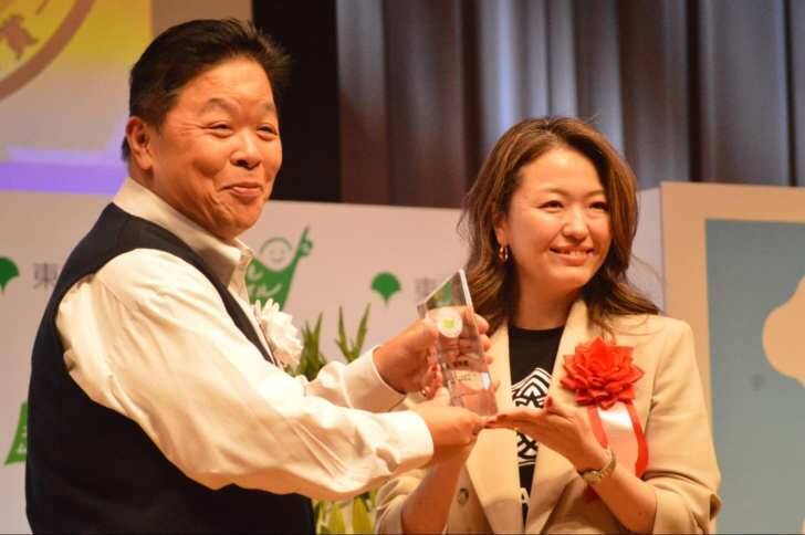 東京都庁第一本庁舎にて令和７年度『こどもスマイルムーブメント大賞』の表彰式が実施