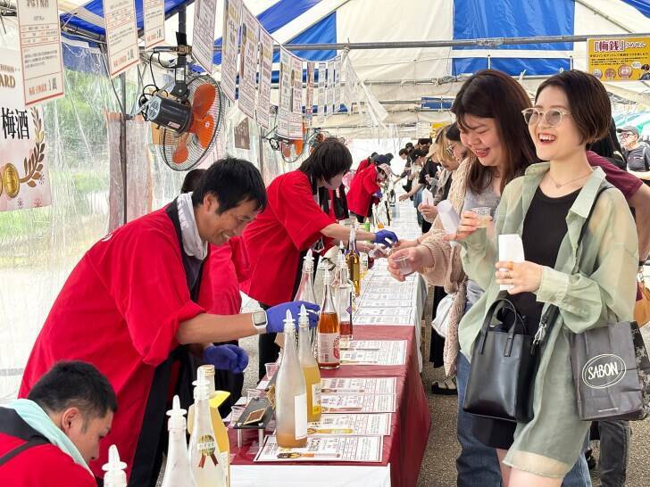 船橋競馬場で120種類以上の梅酒を飲み比べ！「全国梅酒まつりin船橋2026」が9月22日から開催