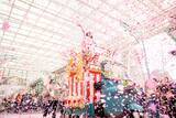 「西武園ゆうえんち、500本の桜が咲き誇る！桜吹雪フェスや春イメージの限定メニューが楽しめる「西武園ゆうえんちの春」3月20日より開催！」の画像1