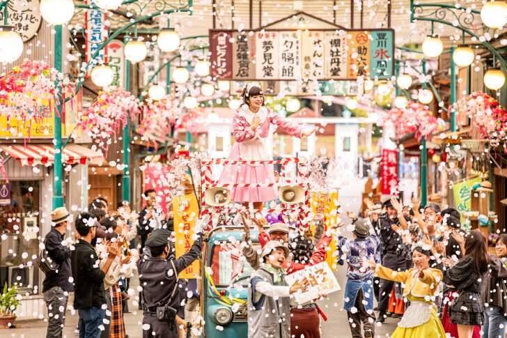 西武園ゆうえんち、500本の桜が咲き誇る！桜吹雪フェスや春イメージの限定メニューが楽しめる「西武園ゆうえんちの春」3月20日より開催！
