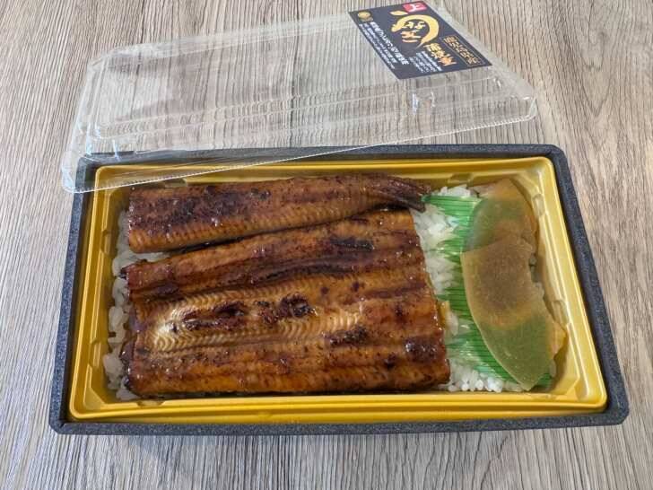 コンビニうな重のレベルを超えた！？ファミマ「上 鹿児島県産うなぎ蒲焼重」を実食！ホロホロ食感に感動