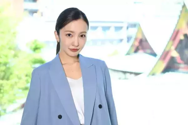 「経営者、タレント、母と多彩な顔を持つ、板野友美にインタビュー」の画像