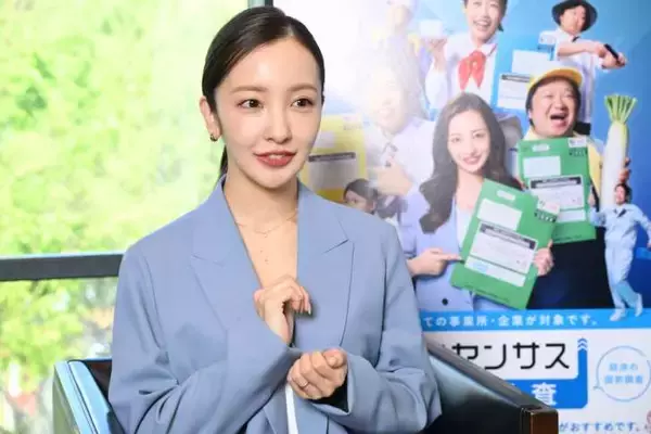 「経営者、タレント、母と多彩な顔を持つ、板野友美にインタビュー」の画像