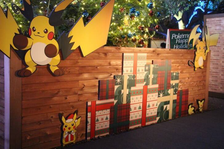 横浜赤レンガに“ポケモンの冬”が出現！ピカチュウが灯すホリデー体験『Pokémon Happy Holidays』
