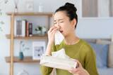 「花粉症の悩み、最多は「仕事・家事の集中力低下」97％が生活に影響！薬に頼らないケアを求める声も」の画像1