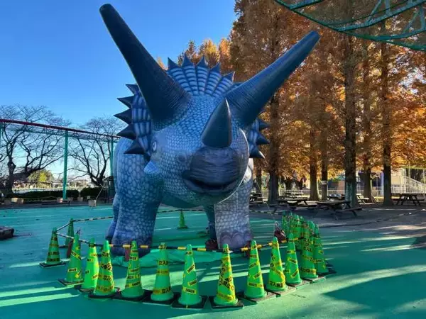 「遊園地「むさしの村」、恐竜づくしのイベント「イースターダイナソーズ」3月14日より開催！」の画像
