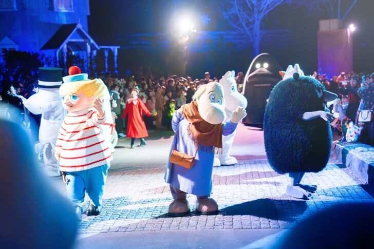 ムーミンバレーパーク、冬の新イベント「ムーミン谷のクリスマス」11月1日より開催！ナイトパレードや湖上花火も実施