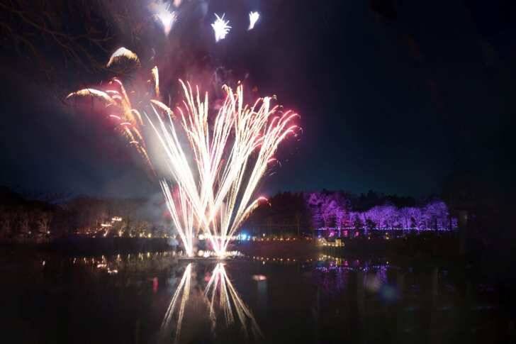 ムーミンバレーパーク、冬の新イベント「ムーミン谷のクリスマス」11月1日より開催！ナイトパレードや湖上花火も実施