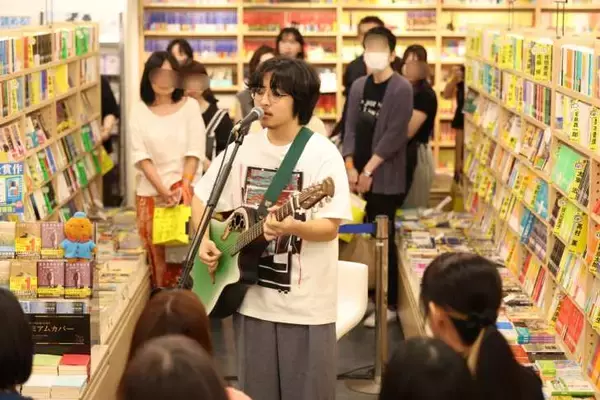 「マウントレーニア×新潮文庫『本パ』開幕、崎山蒼志によるスペシャルライブも」の画像