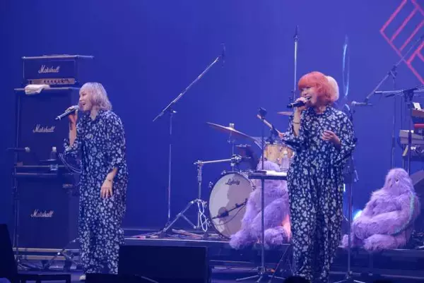 「PUFFYと友近が『わっかフェス』で共演！石川で生まれた一夜限りのコラボ」の画像
