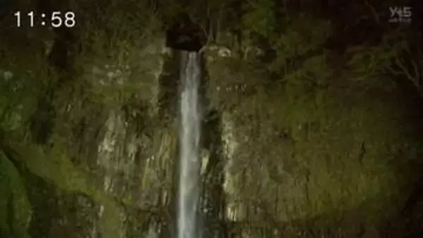 【山形】県内随一の直瀑「玉簾の滝」ライトアップ