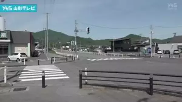 上山市で登校中の小学2年の男子児童が乗用車にはねられけが