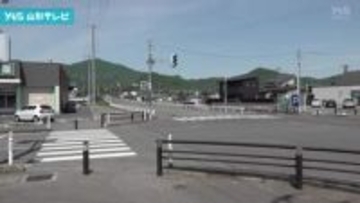 上山市で登校中の小学2年の男子児童が乗用車にはねられけが