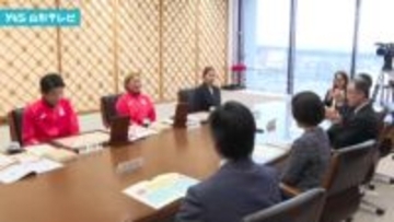 デフリンピックメダリスト2人に市民栄誉賞