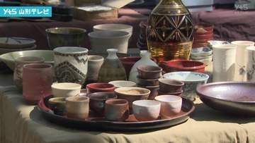 古道具や陶芸品並ぶ　鶴岡・森の骨董市
