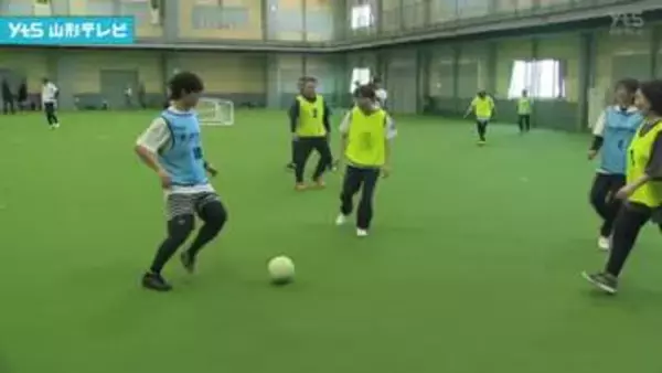 走らず歩くサッカー「ウォーキングフットボール」体験会