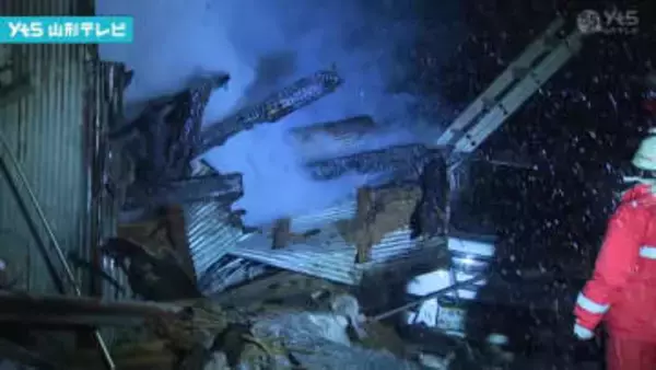 鶴岡市で稲倉焼ける 未明の火災 けが人なし