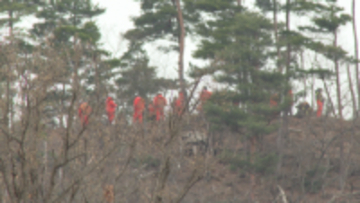 上山市の林野火災 早朝から消火活動を再開 発生当時、現場ではたき火