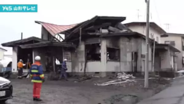 山形市沼木で住宅火災が発生し1棟全焼、隣接する住宅にも延焼し76歳男性が搬送