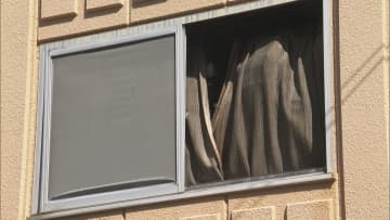 集合住宅の一室で火事…コンロ付近が燃える　住人とみられる高齢男性が死亡　大阪市港区