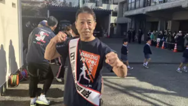 【歳末】森脇健児さんが一日署長に就任「自分もドッキリに引っかかるが、特殊詐欺に引っかからないで」ランニングで警戒呼びかけ　大阪府警港署