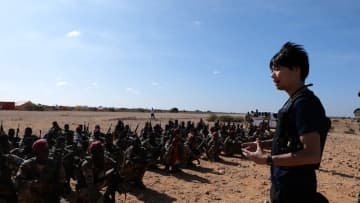 世界最悪の紛争地で国際社会から排除される若者たちを"平和の担い手"に変える　日本のNPOの挑戦