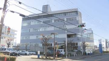 【速報】夫が妻を殺害後に10歳息子と飛び降り「無理心中」か　妻には心臓に達する刺し傷　富田林市