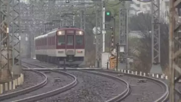 【速報】京都・精華町で列車事故　衝突した車から出火　近鉄京都線狛田・新祝園駅間の踏切