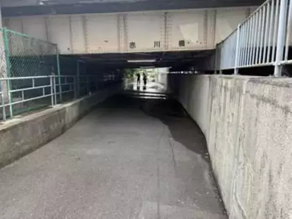 【速報】水道管が破裂　路上に水が流れ出る　原因は老朽化か　大阪市都島区
